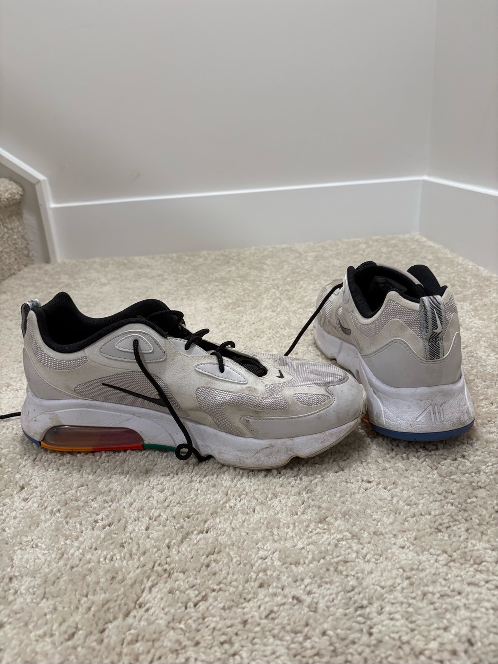 Nike Men's AirMax 200 White and Black Sneakers with Multicolor Air Unit